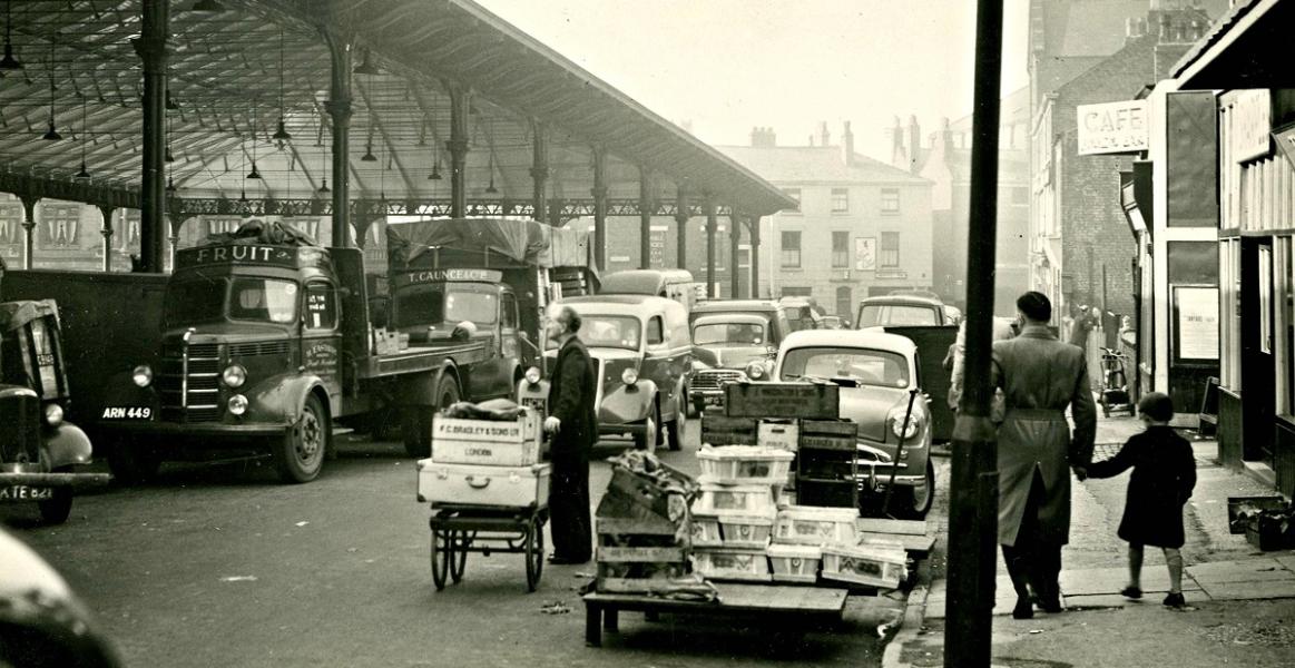 Liverpool Street - larger market canopy to the left and where the indoor market stands now to the right 1958